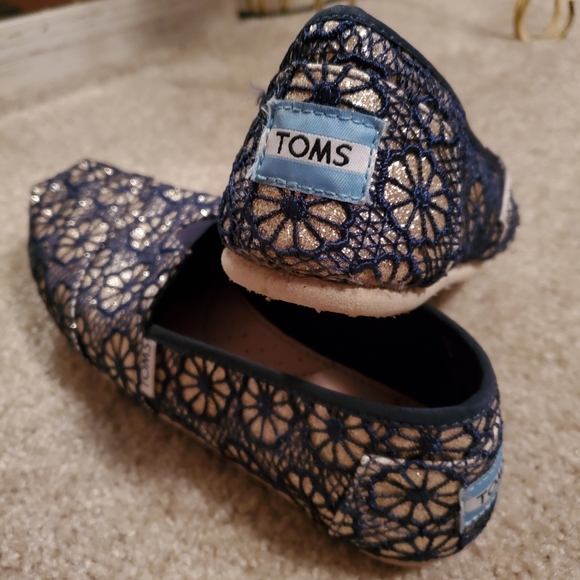 Gold and Blue Tom's - Picture 2 of 5